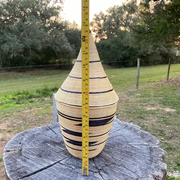 Rwandan Nesting Peace Baskets - Set of 6 - Picture 9 of 9